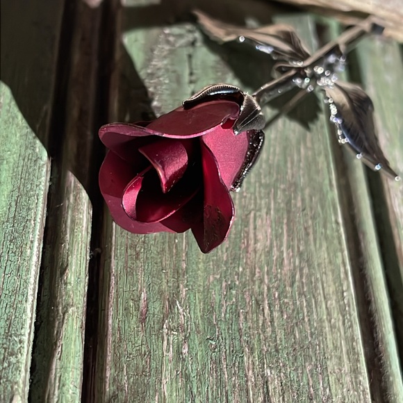 Rose Brooch - Picture 2 of 3